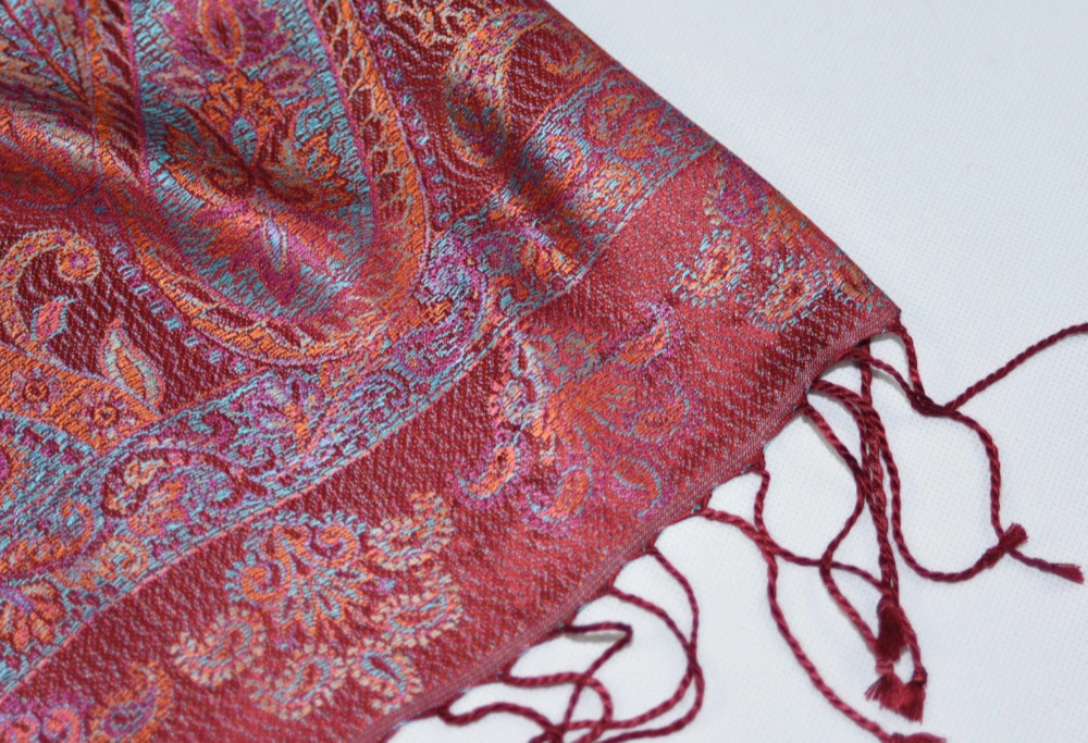 Hedvábná šála Jamawar malá - karmínově červená a blankytně modrá s ornamenty