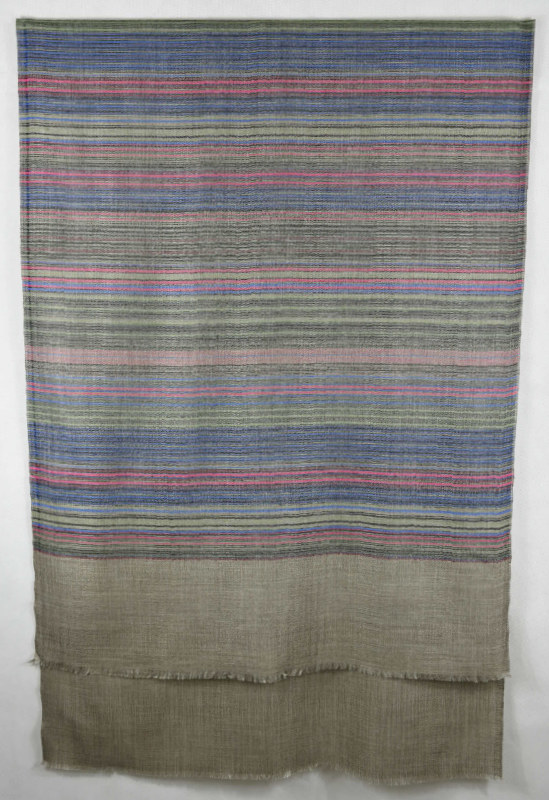 Vlněná vzorovaná šála - četné růžové, modré, zelené a další pruhy