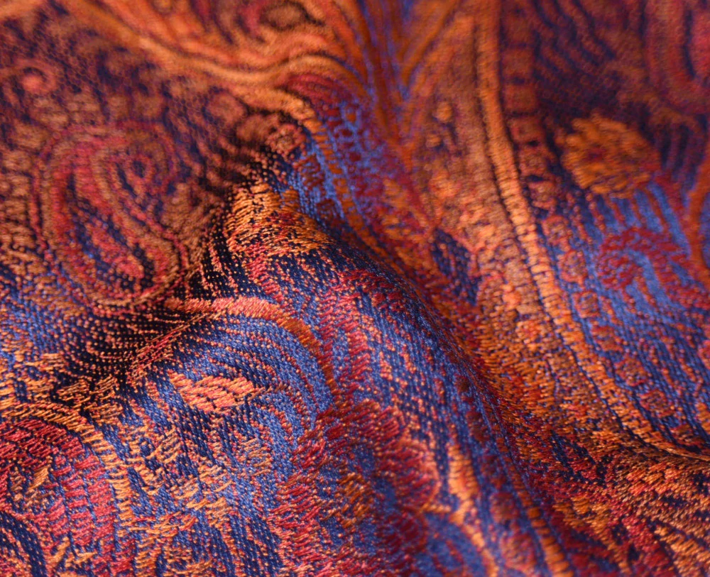 Hedvábná šála Jamawar malá - Noční modrá a oranžová s ornamenty 2