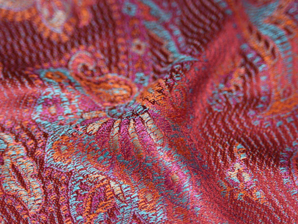Hedvábná šála Jamawar malá - karmínově červená a blankytně modrá s ornamenty