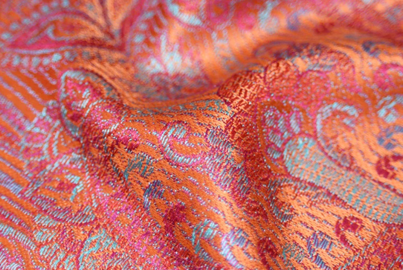 Hedvábná šála Jamawar malá - oranžová a růžová s ornamenty