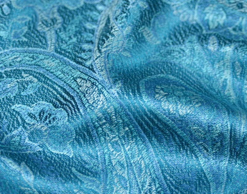 Hedvábná šála Jamawar střední - Kachní modrá a tyrkysová s ornamenty