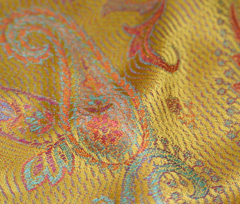 Hedvábná šála Jamawar střední - Žlutozlatá s ornamenty