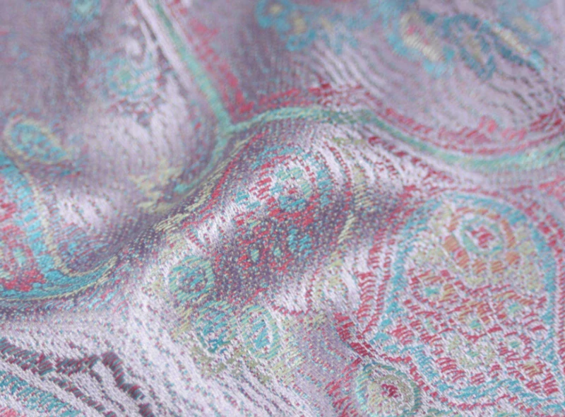 Hedvábná šála Jamawar střední - šeříková a růžová s ornamenty