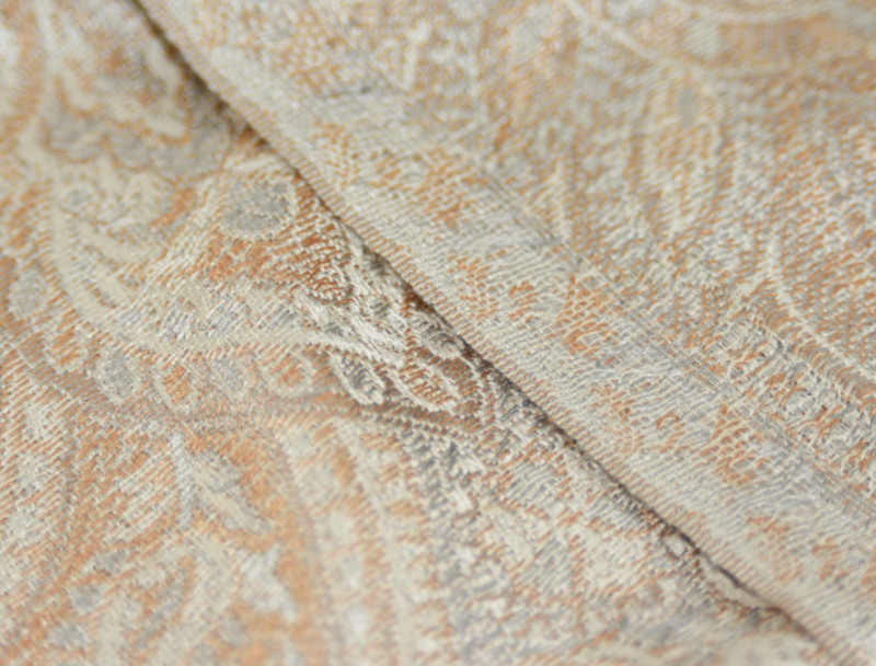 Hedvábná šála Jamawar střední - Smetanová a okrově hnědá s ornamenty