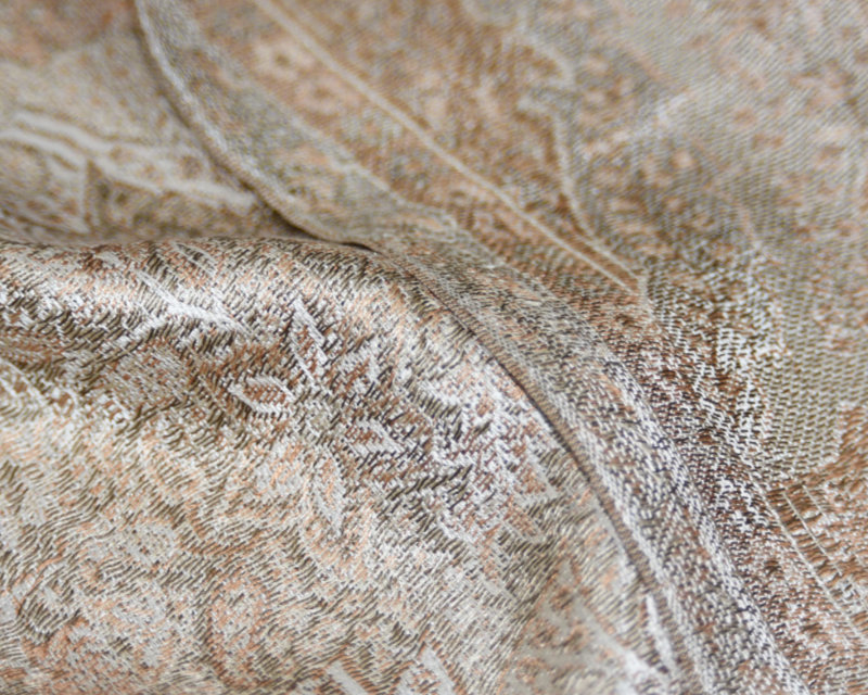 Hedvábná šála Jamawar malá - Smetanová a okrově hnědá s ornamenty