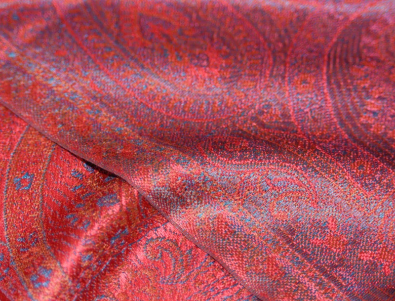 Hedvábná šála Jamawar střední - Růžová a červená s ornamenty 2