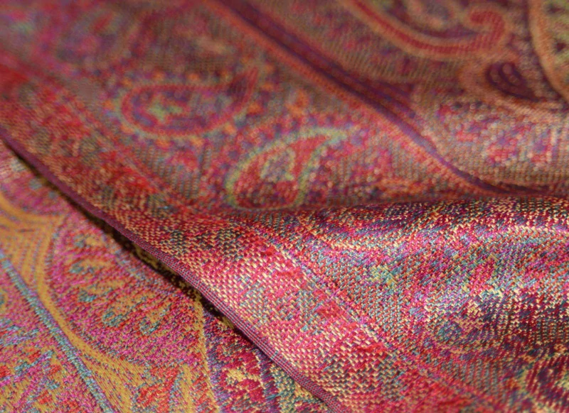 Hedvábná šála Jamawar velká - Žlutá a nachová s ornamenty 2