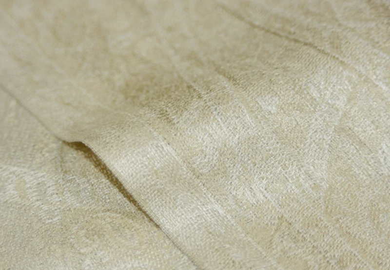 Hedvábná šála Jamawar střední - Smetanová a okrově hnědá s ornamenty 3