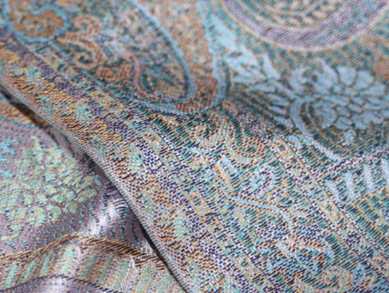 Hedvábná šála Jamawar střední - šeříková a tyrkysová s ornamenty