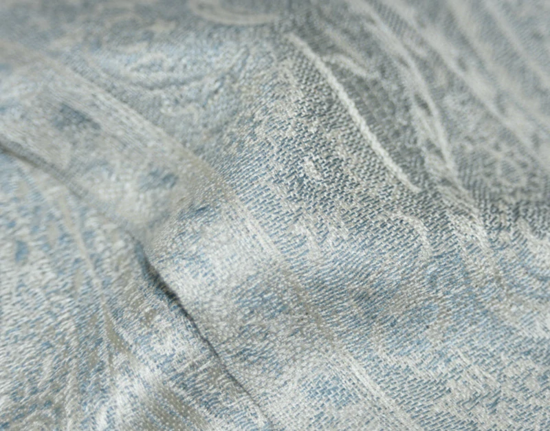 Hedvábná šála Jamawar velká - Smetanová a blankytně modrá s ornamenty