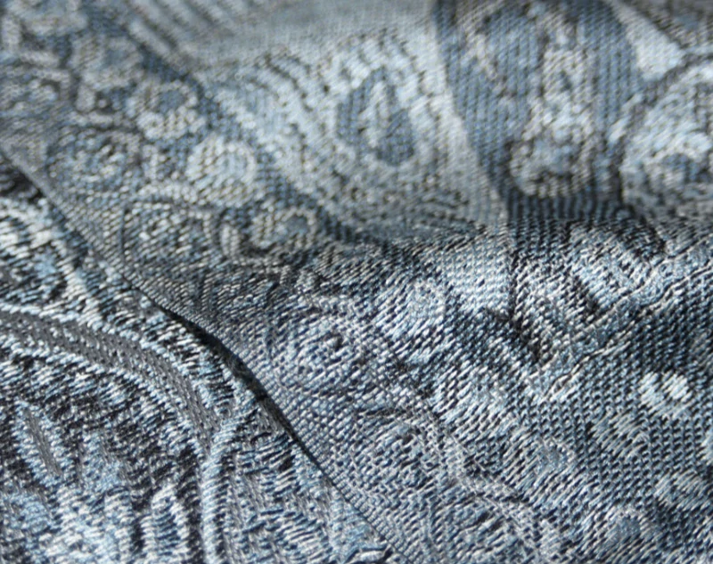 Hedvábná šála Jamawar malá - Šedá, černá a blankytně modrá s ornamenty