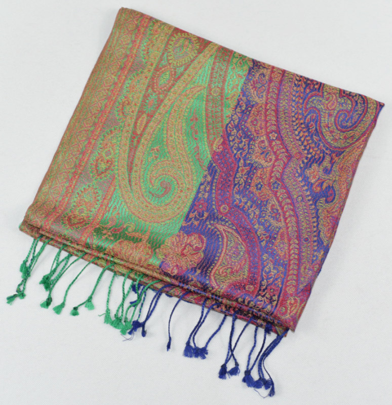Hedvábná šála Jamawar střední - mátově zelená a ultramarinová s ornamenty 5