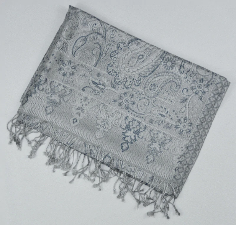 Hedvábná šála Jamawar velká - Šedá a noční modrá s ornamenty