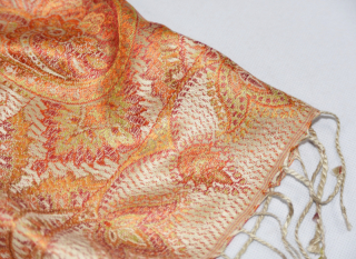 Hedvábná šála Jamawar střední - Béžová a oranžová s ornamenty