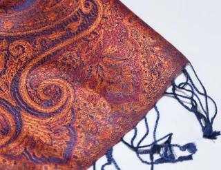 Hedvábná šála Jamawar malá - Noční modrá a oranžová s ornamenty 2